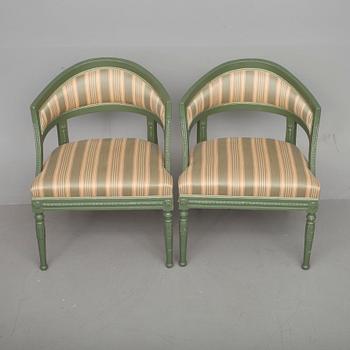 BALJFÅTÖLJER, ett par, sengustaviansk stil, 1900-talets början.