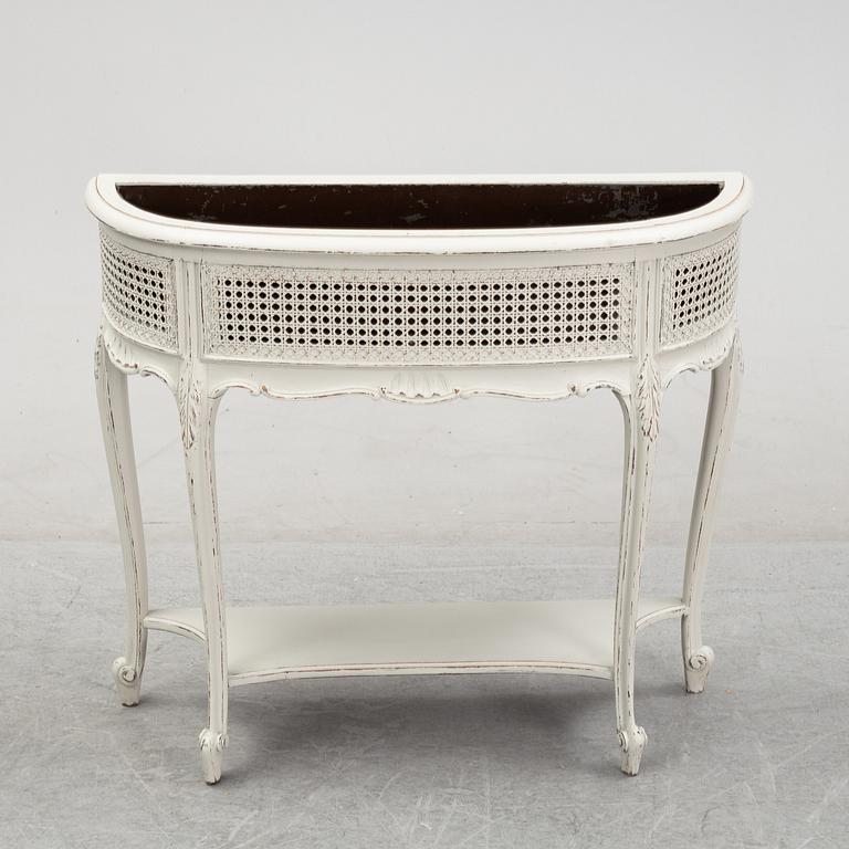 Blombord, rokokostil, från omkring år 1900.