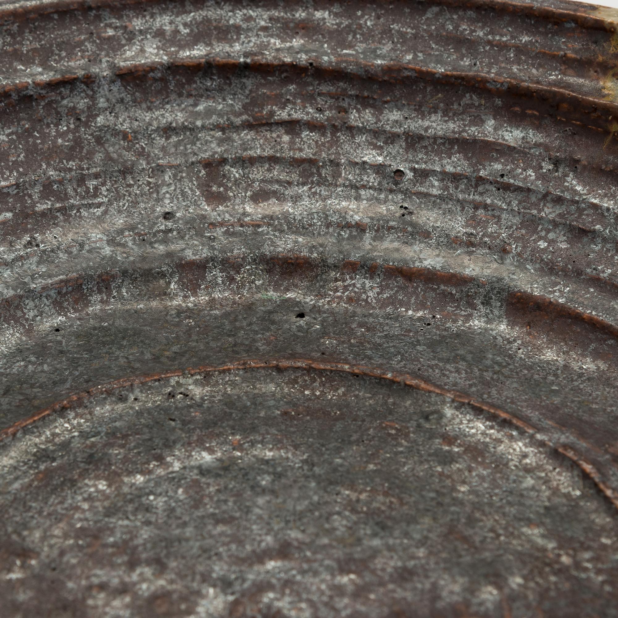 Annikki Hovisaari, skålfat, chamotterat stengods, signerad AH Arabia.