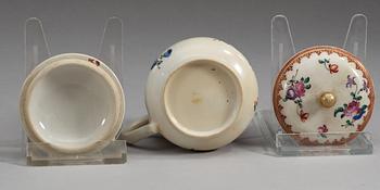 CREMEKOPPAR, sju stycken, kompaniporslin, Qing dynastin, Qianlong (1736-95).