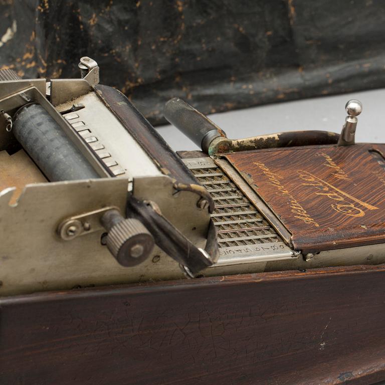 RÄKNEMASKIN, Addo. Patent Mod. 4 Malmö 1920 - 1927.