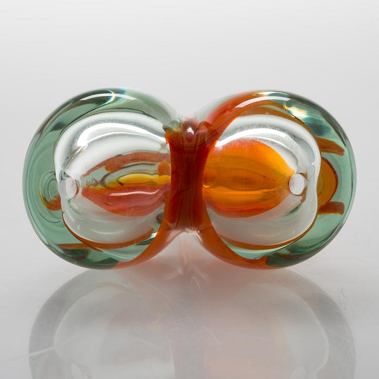 KARI ALAKOSKI, A glass sculpture/ vase. Signed Kari Alakkoski Nj-05.