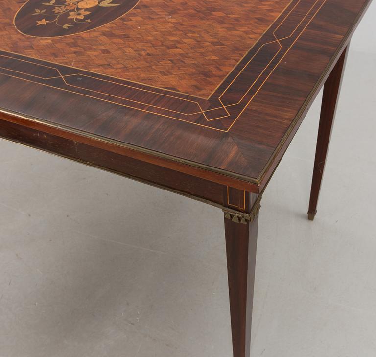 SKRIVBORD, gustaviansk stil. Omkring 1900.