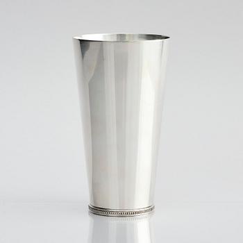 Wiwen Nilsson, bägare, sterling silver, Lund 1955.