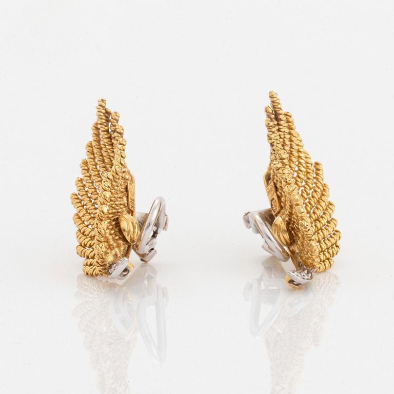 Ett par örhängen 18K guld med åttkantslipade diamanter.