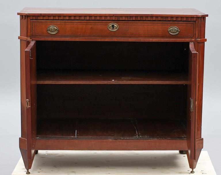 SKÄNK, mahogny. England. 1800-tal.