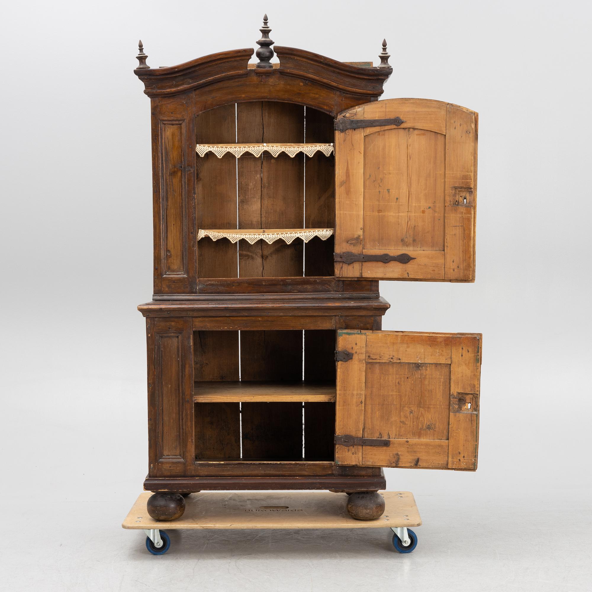 Cabinet, 18th/19th century.