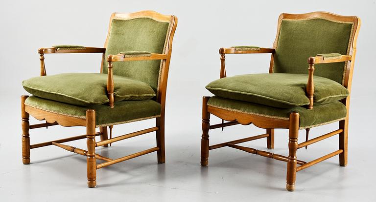 FÅTÖLJER, ett par, 1900-talets andra hälft.