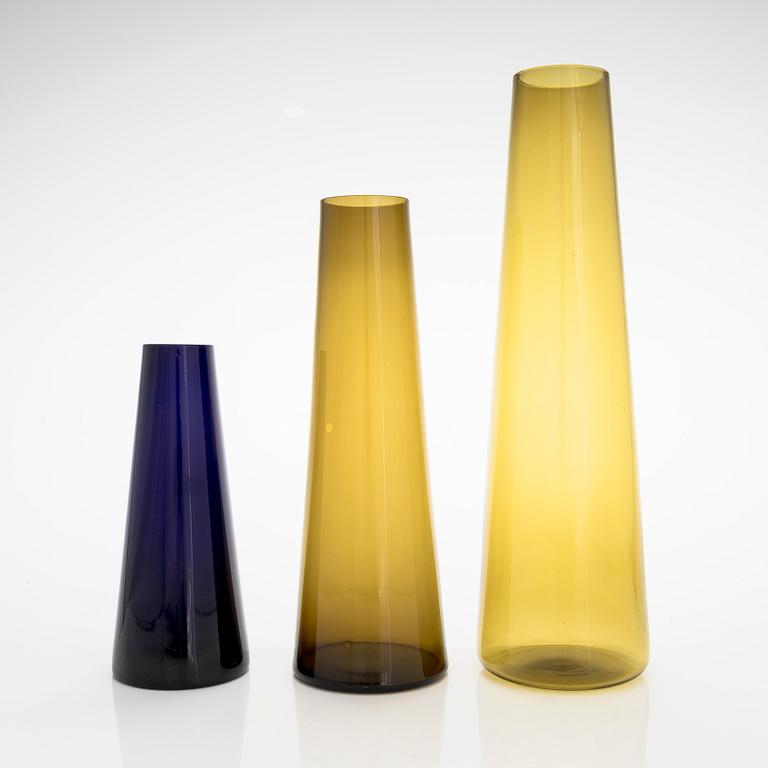 Saara Hopea, a set of 9 '1404' / 'SH 105' glass vases, Nuutajärvi 1950s.