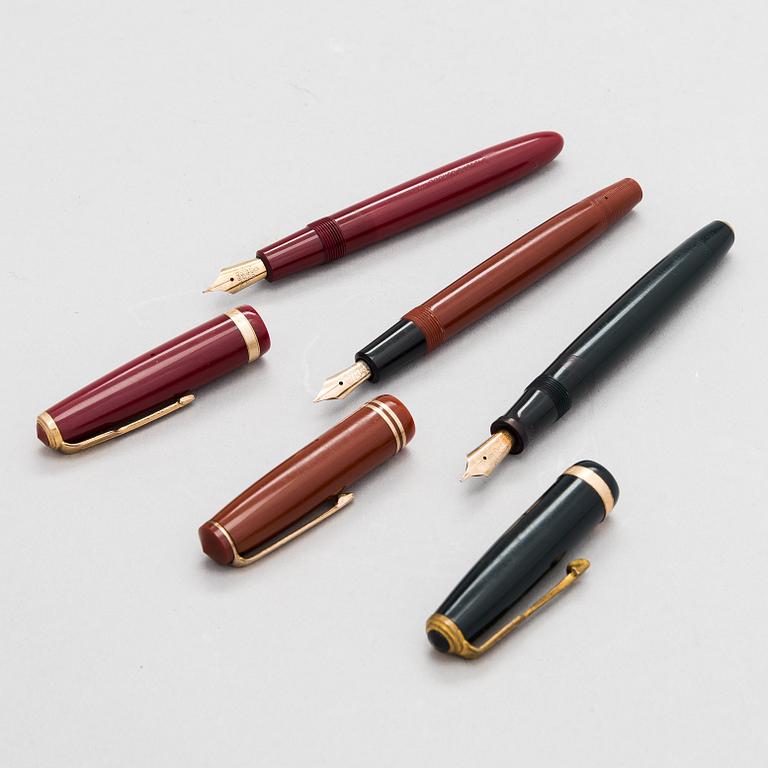 Parker, mustetäytekynät 3 kpl, 14 K kultakärjet, USA.