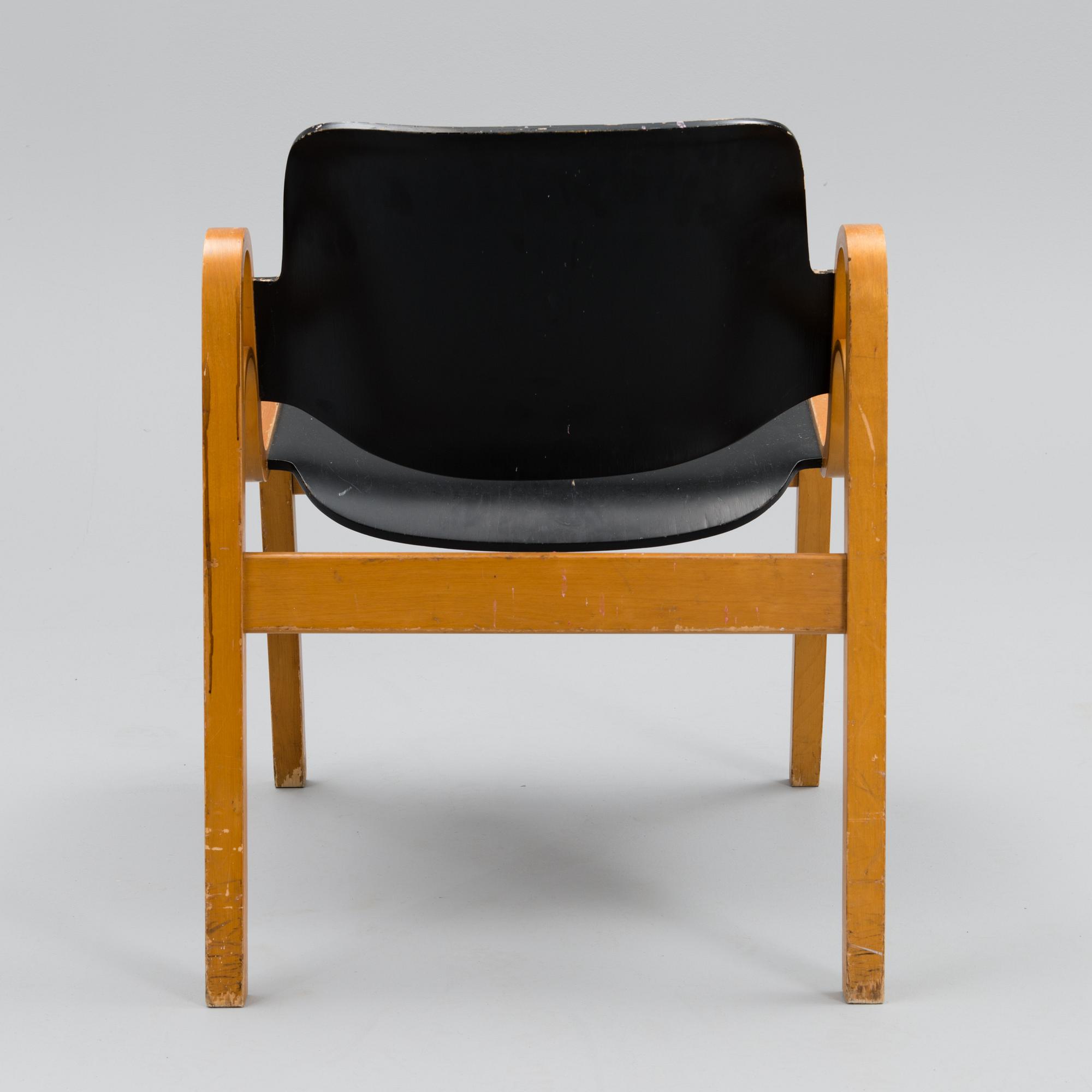 A Wilhelmiina chair from the 1950s.
