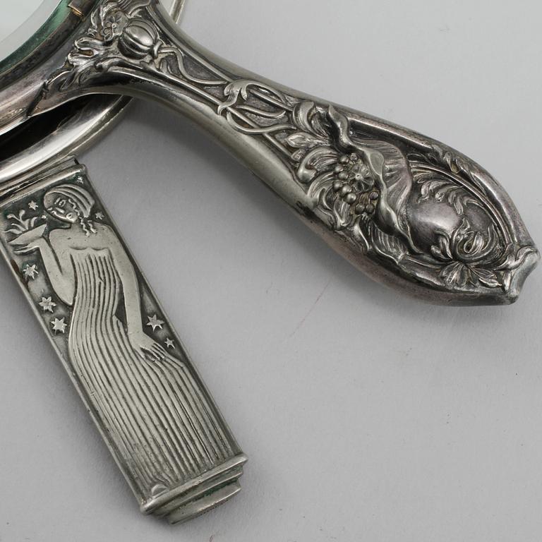 HANDSPEGLAR, 2 st, 1900-talets första hälft.