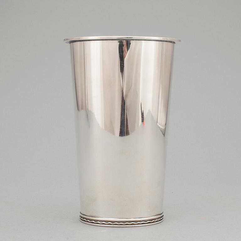 VAS, silver, CG. Råström, Stockholm 1976. Vikt ca 300 gram.