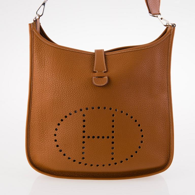 HERMÈS Evelyne III 33 Bag.