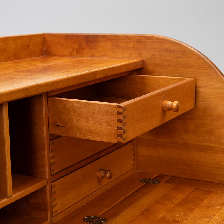Andreas Hansen, desk, Hadsten Træindustri, Denmark, 1994.