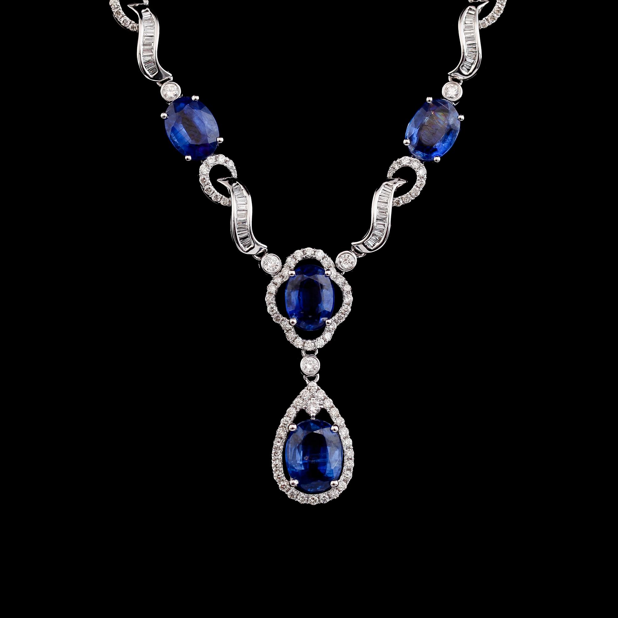 COLLIER, 18K vitguld, diamanter tot ca 1.49 ct, kyaniter tot ca 13.86 ct. Vikt ca 20 g.