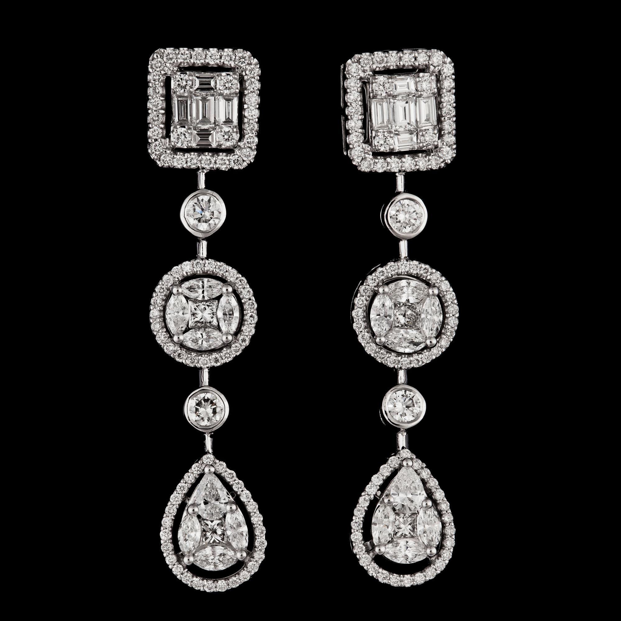 A pair of brilliant cut diamond earrings, tot. 2.50 cts.