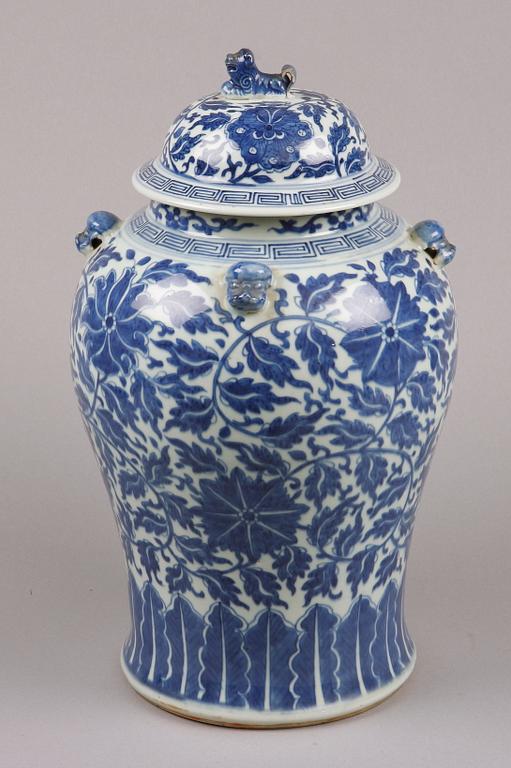 LOCKURNA, porslin, Kina, sen Qing, omkring 1900.