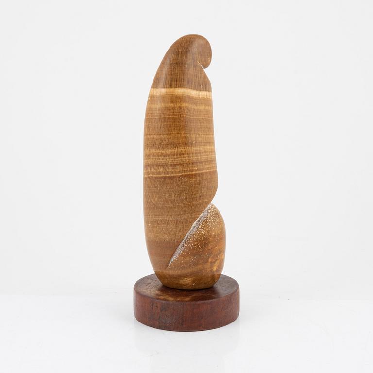 Chanathip Chaiyaiangkul, a sandstone sculpture, 2001.