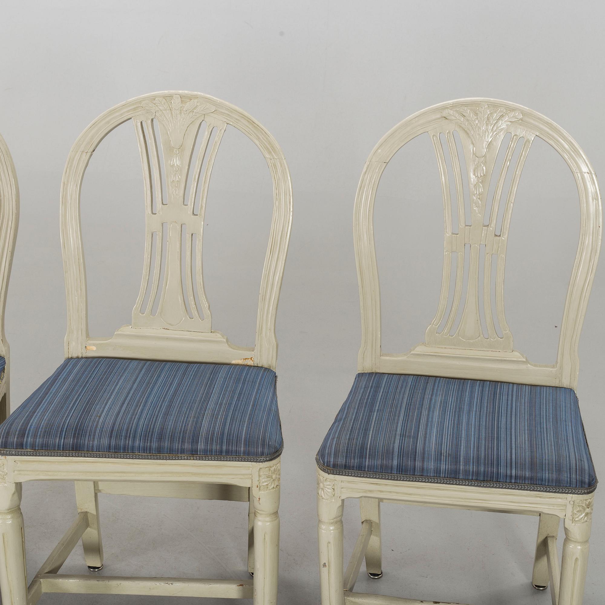 A set of eight Swedish late Gustavian chairs begging of the 19th century.