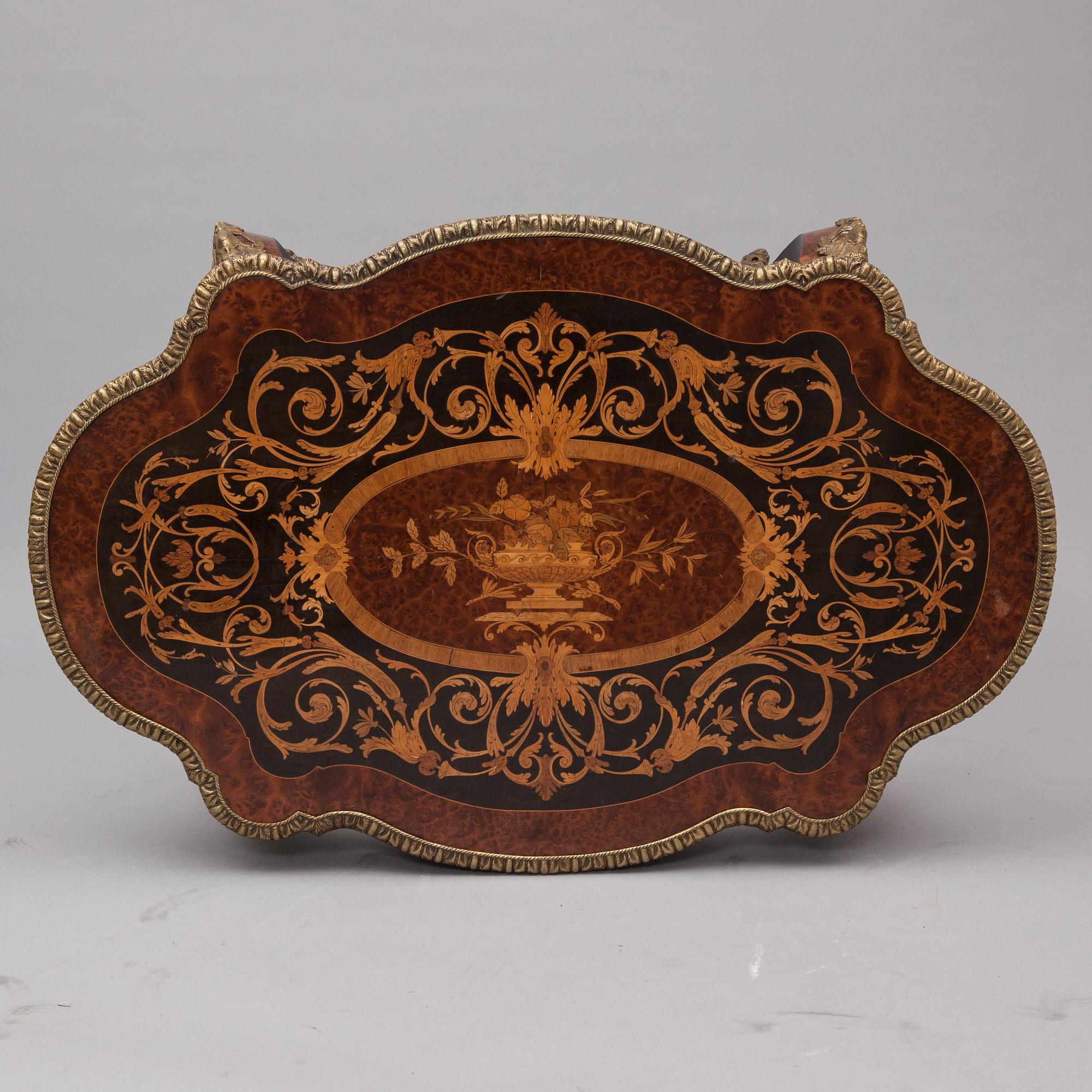 SKRIVBORD, Frankrike 1900-talets senare hälft.