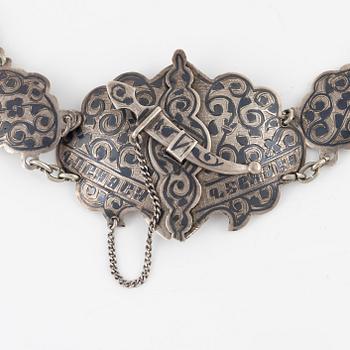 Skärp samt hänge, silver, omkring år 1900.
