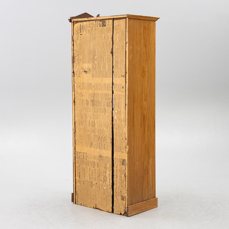 Bokskåp 1800-talets mitt.