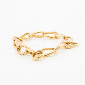 Ole Lynggaard, Bracelet "Love Ring" 18K gold, design Charlotte Lynggaard.