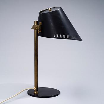 PAAVO TYNELL, BORDSLAMPA, 9222. Tillverkad av Idman.