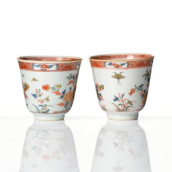 A pair of porcelain cups, Qing dynasty, first half of the 17th Century.