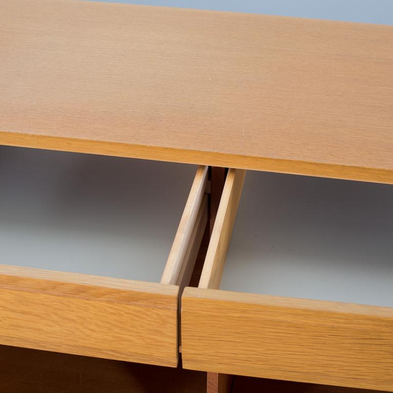 CARL MALMSTEN, 2 st underskåp.