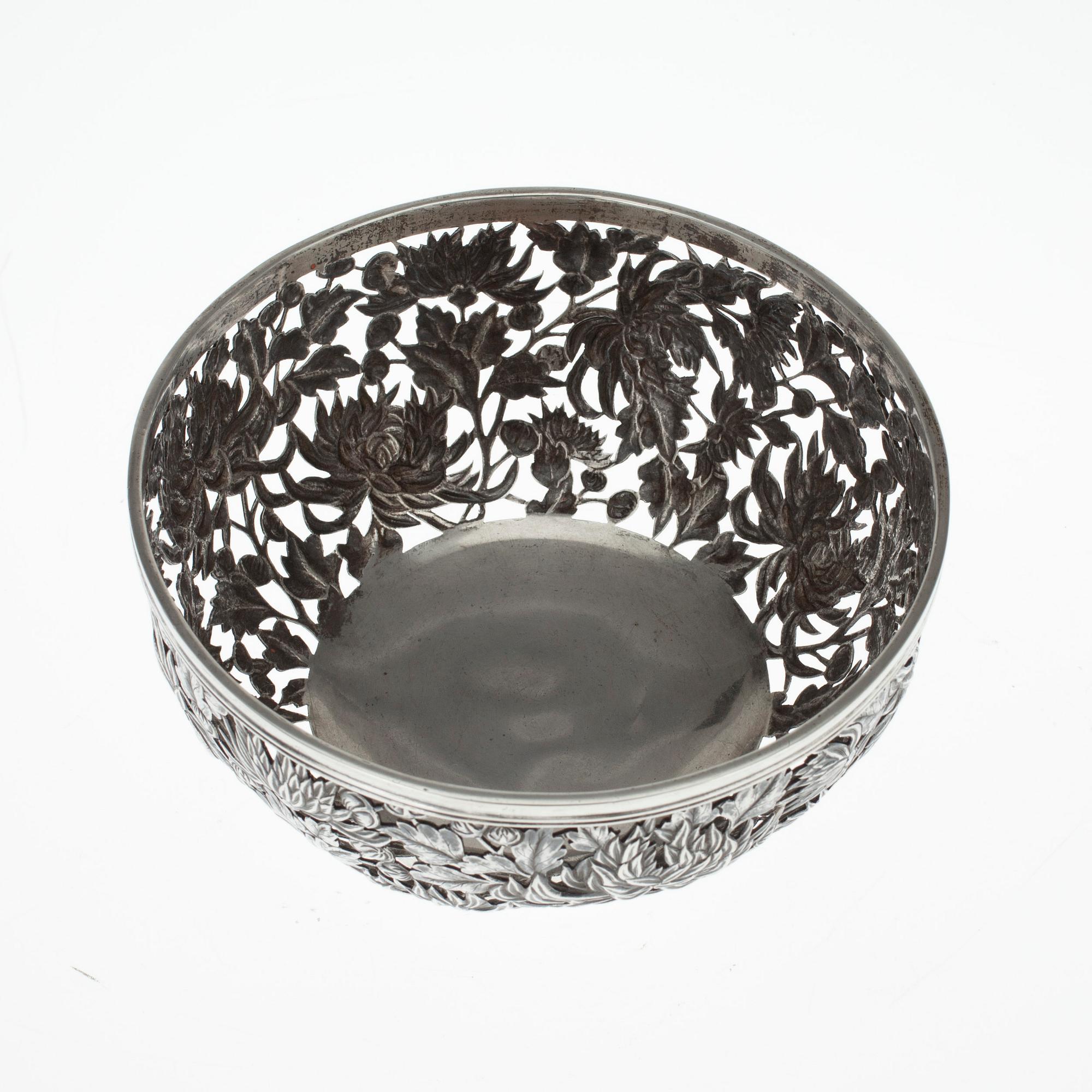 SKÅL, silver, Kina 1900-talets första hälft. Vikt 402 g.