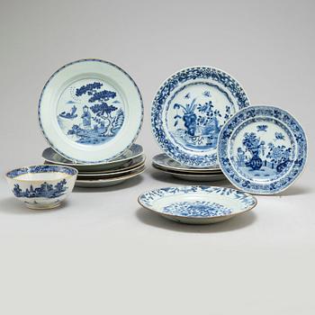 Twelve blue and white export porcelain plates and a bowl, Qing dynasty, Qianlong (1736-95).