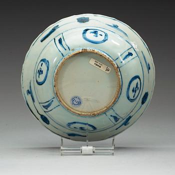 A blue and white kraak dish, Ming dynasty Wanli (1572-1620).