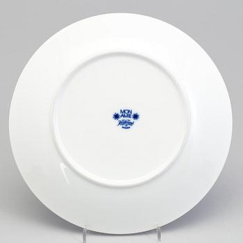 MARIANNE WESTMAN, servisdelar, ca 45 st, porslin, "Mon Amie", Rörstrand.