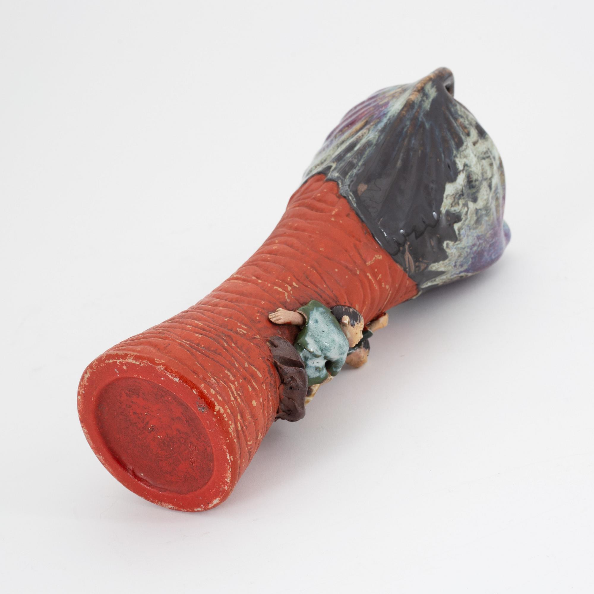 Vas, keramik, Japan, så kallat "Sumida gawa ware", 1900-talets första hälft.