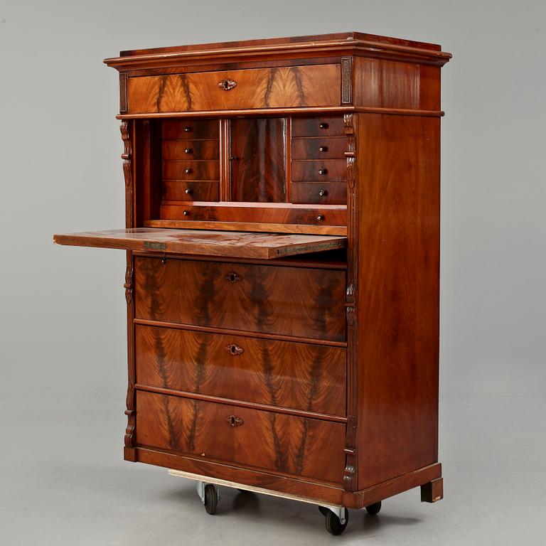 CHIFFONJÉ, nyrenässans, 1800-talets slut.