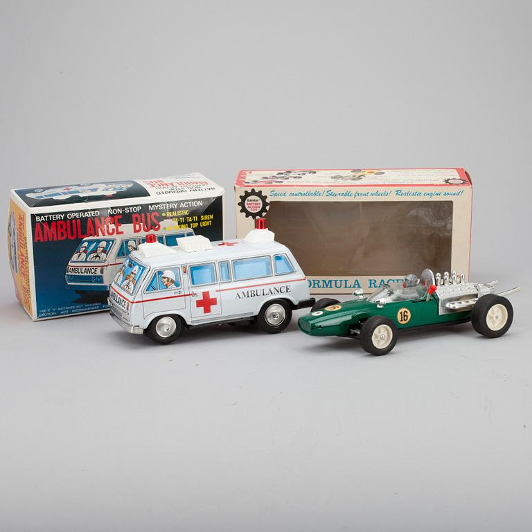 LEKSAKSBILAR 2 st, Ambulans och Formel 1-bil "Lotus" Japan 1960-70-tal.