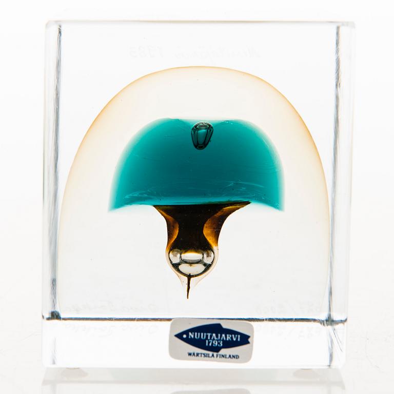 OIVA TOIKKA, An annual glass cube, signed Oiva Toikka Nuutajärvi 1983 and numbered 627/2000.