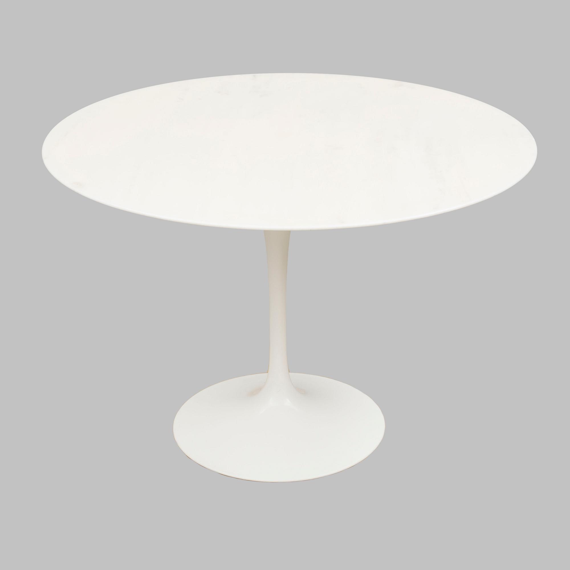 EERO SAARINEN, matbord "Tulip" Knoll International, 1900-talets senare del.