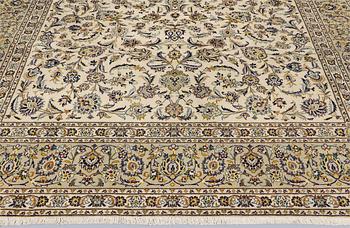 A Keshan carpet, approx. 388 x 285 cm.