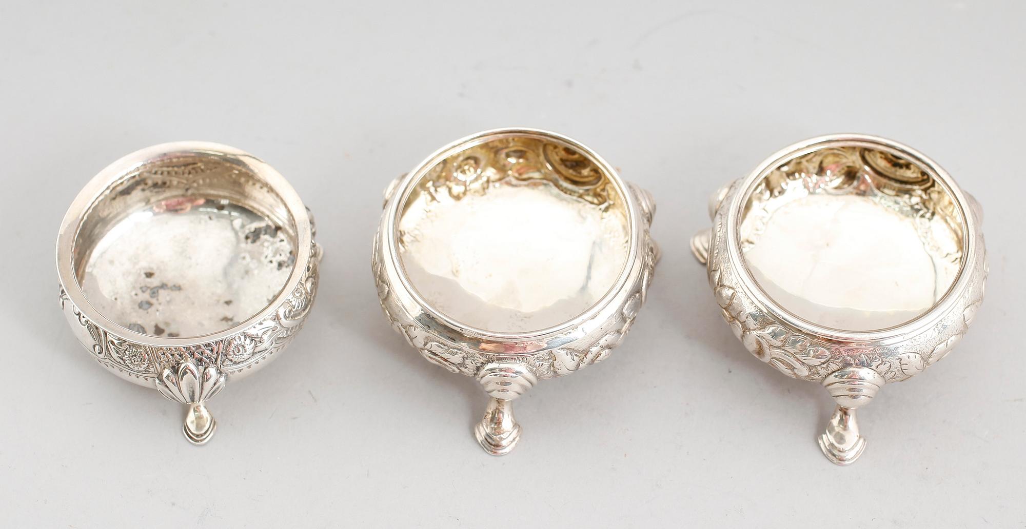 SALTKAR, 3 st, silver, England, 1800-/1900-tal. Total vikt  178 g.
