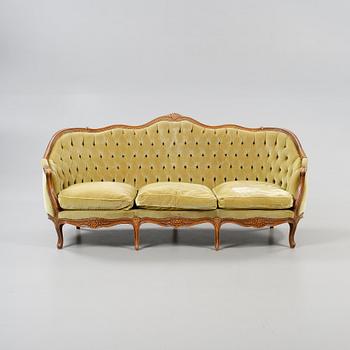 SOFFA, nyrokokostil, omkring 1900-talets mitt.