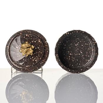 A 'Loka-Risberg' porphyry Empire butter box from Älvdalen, Sweden, early 19th century.