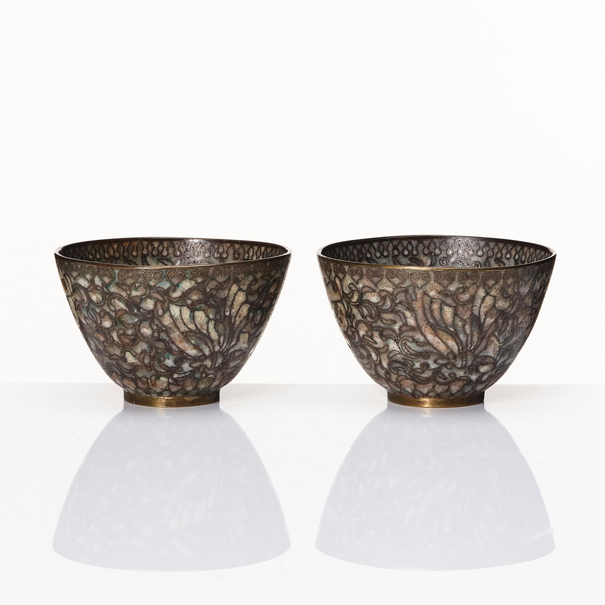 Koppar, ett par, cloisonne. Sen Qingdynasti.