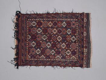 FRAMDEL TILL PÅSE, kurdisk soumak, 1900-talets andra hälft. Ca 112x88 cm.