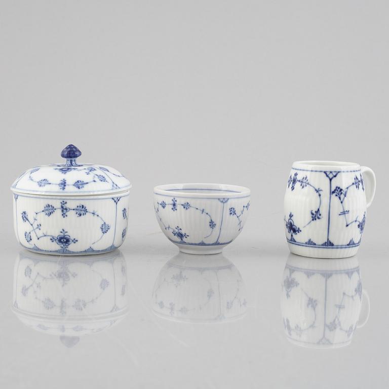 'Blue Fluted plain/rifflet' / 'Musselmalet' sugar bowl with cover, mustard pot and a bowl, Royal Copenhagen, 1898-1923.