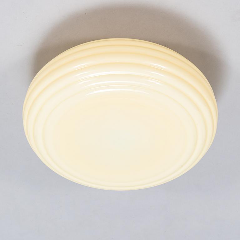 Paavo Tynell, a 1940's '1621' ceiling light for Taito.