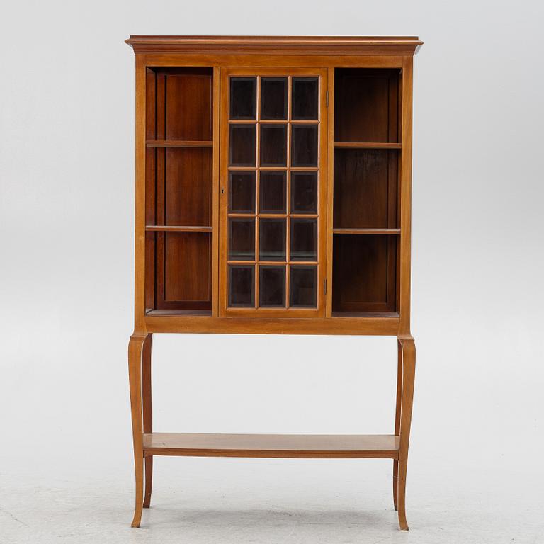 Salon cabinet, Nordiska Kompaniet, before 1909.