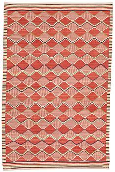 176. Barbro Nilsson, A CARPET, "Rödspättan", flat weave, ca 313,5 x 203 cm, signed AB MMF BN.